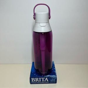 NWT Brita Premium Filtering Water Bottle 26 oz